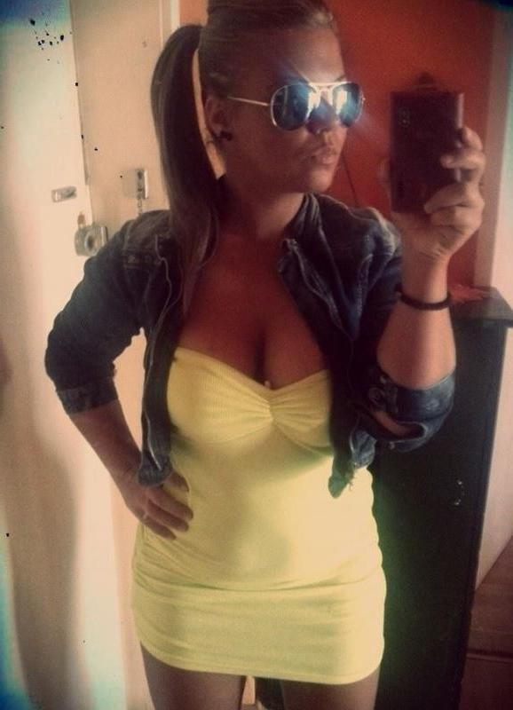 10P Heavy-chested kinky babe likes showing off her huge tits