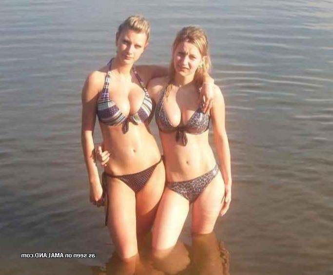 14P Selection of sexy heavy-chested chicks posing for the cam