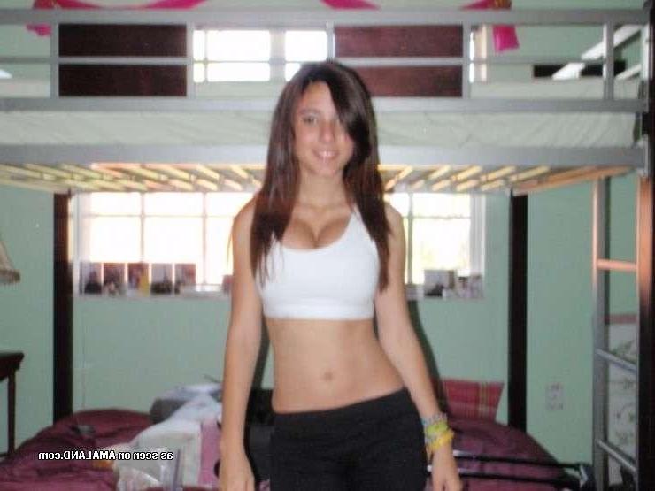 7P Sexy heavy-chested girlfriends showing their breasts
