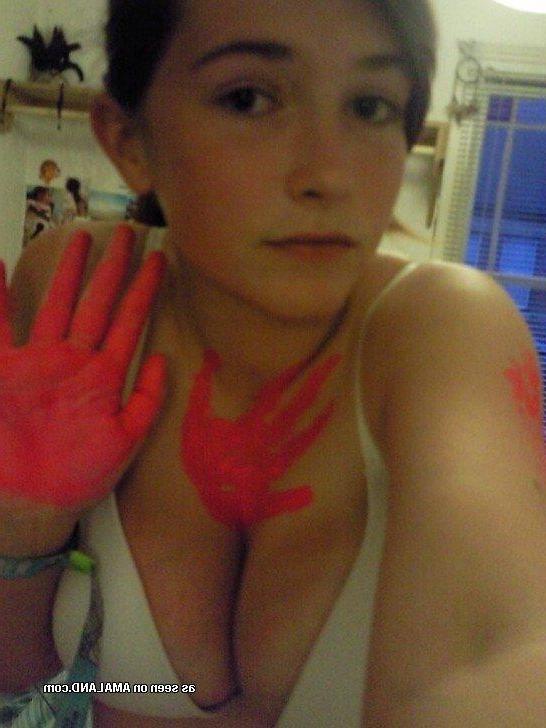 10P Collection of busty amateur chicks posing for their BFs