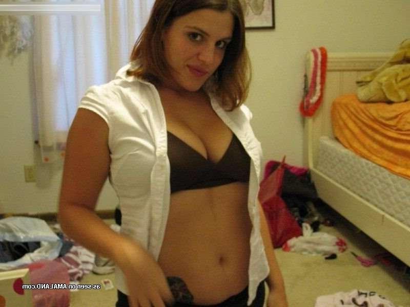 14P Sexy heavy-chested babes displaying their juggs
