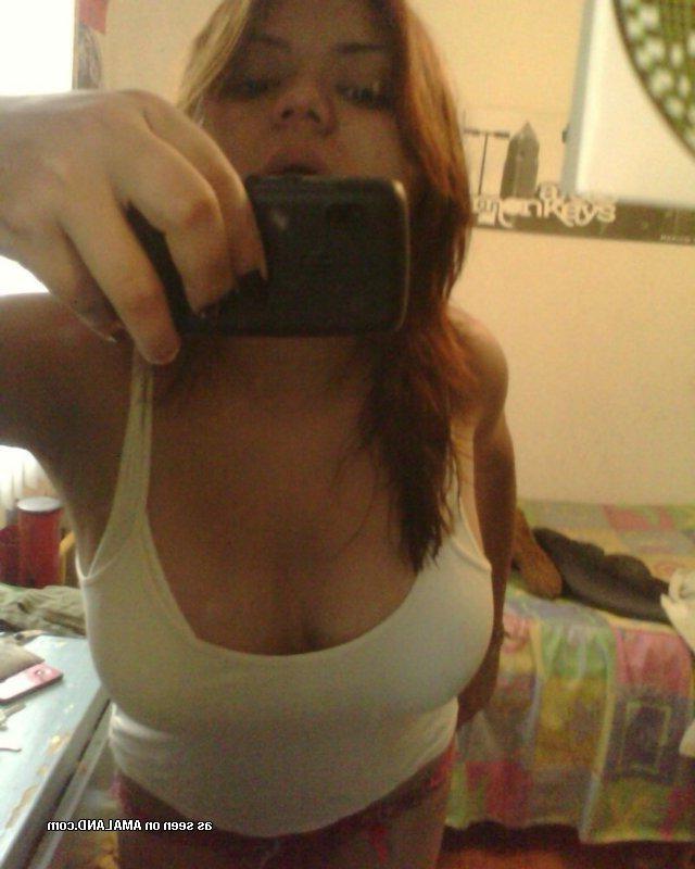 14P Collection of sexy heavy-chested amateur girlfriends