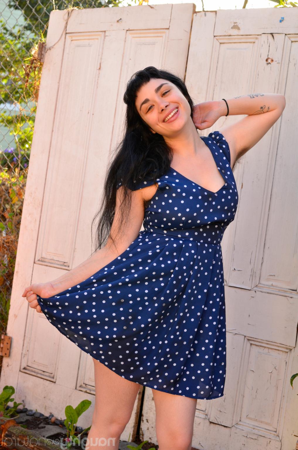 12P Hairy and busty girl Louise