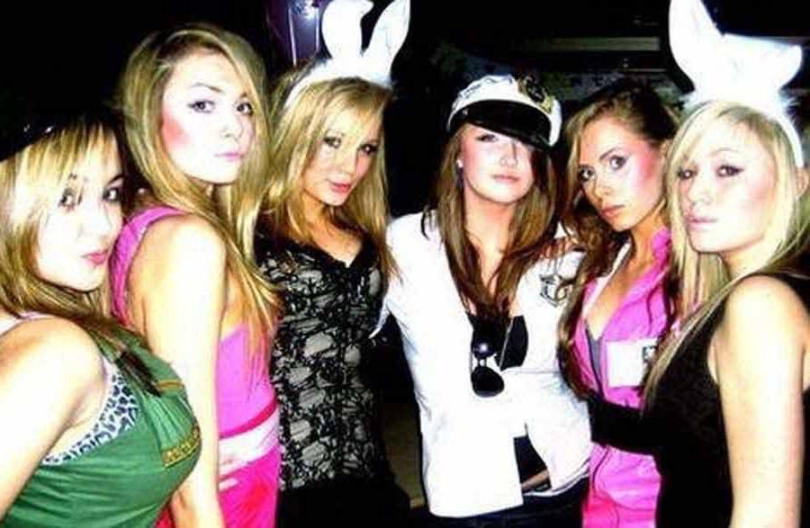 4P Collection of a group of amateur heavy-chested babes