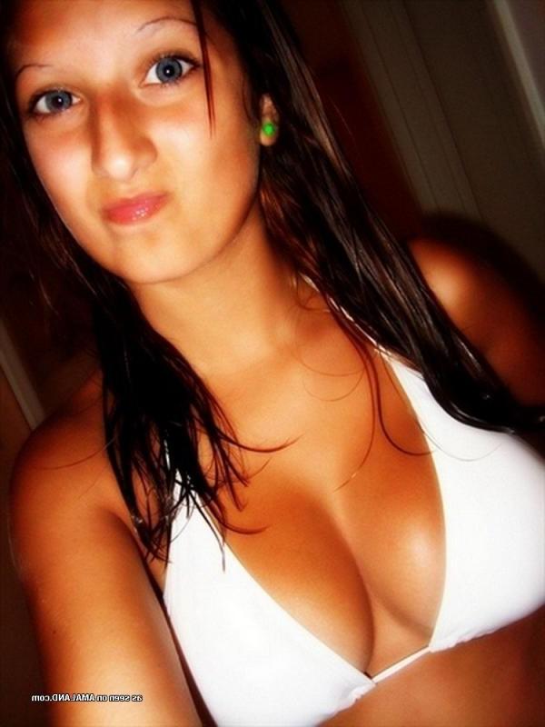 14P Compilation of heavy-chested chicks displaying their juggs