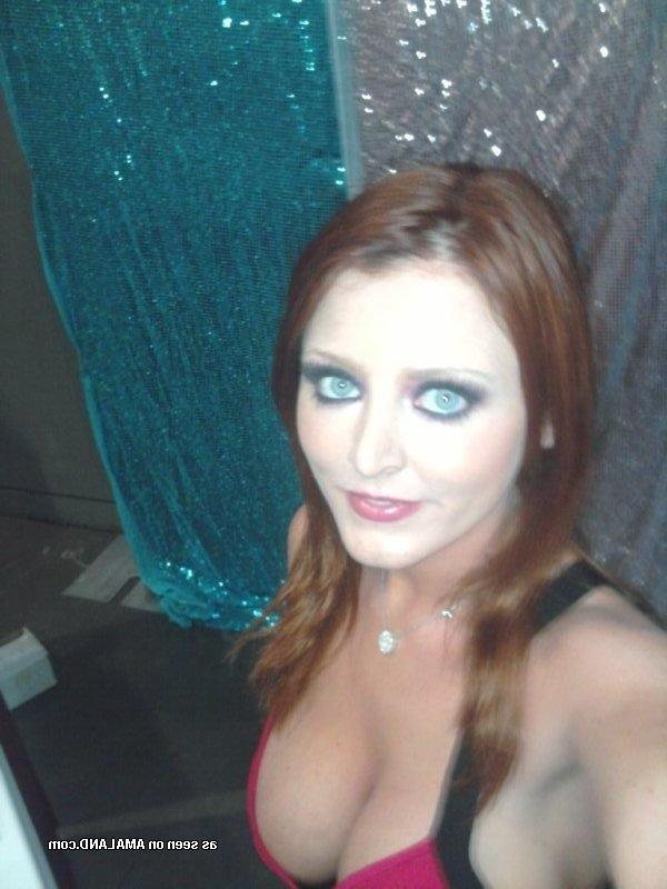 6P Nice pictures of two sexy heavy-chested honeys