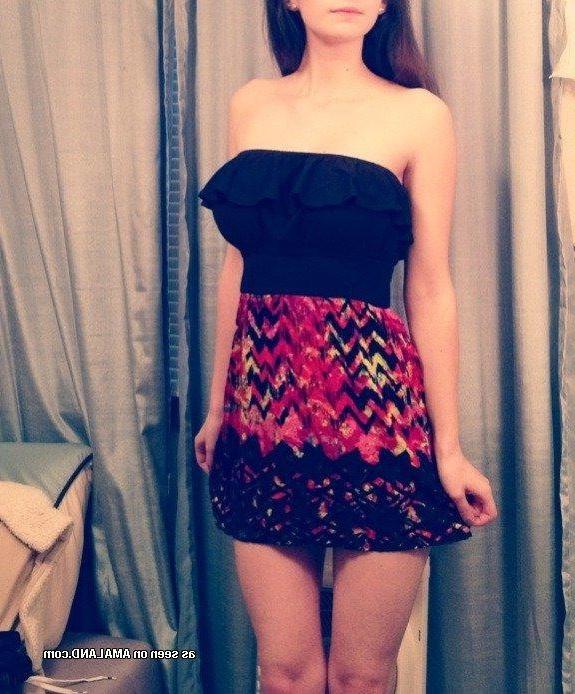 10P Amateur heavy-chested babe showing off her tight sexy body