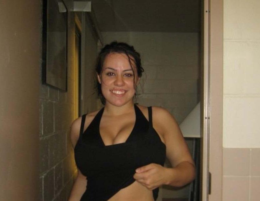 4P Nice gallery of a hot sexy heavy-chested amateur GF