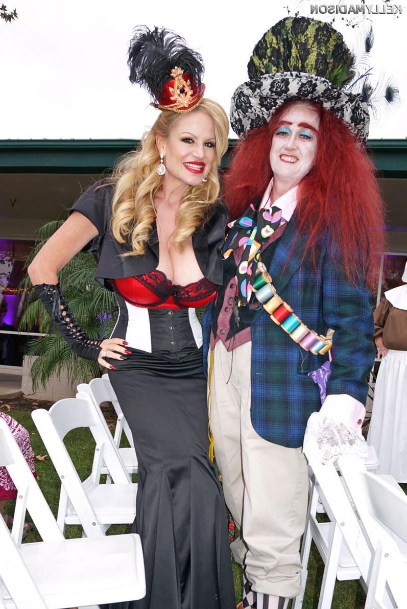 10P Kelly Madison  Halloween Nuptuals