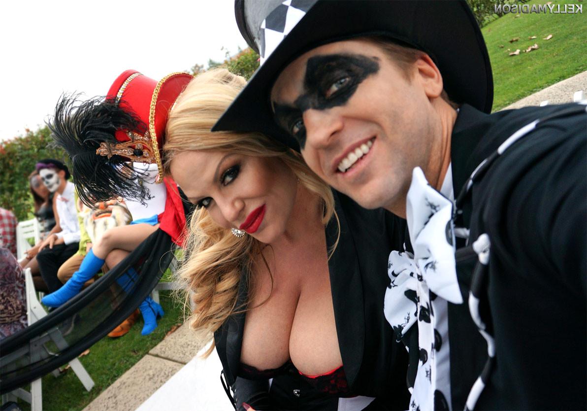 10P Kelly Madison  Halloween Nuptuals