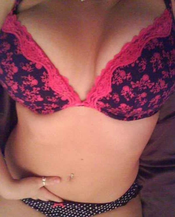16P Picture set of heavy-chested sexy girlfriends