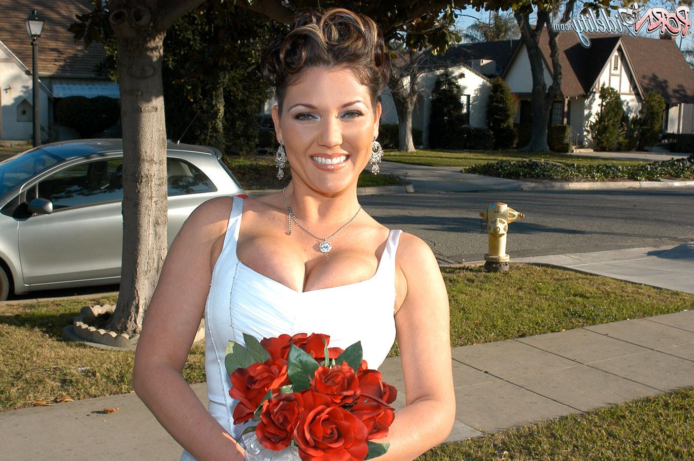 16P Claire Dames gets pile drived on her wedding day