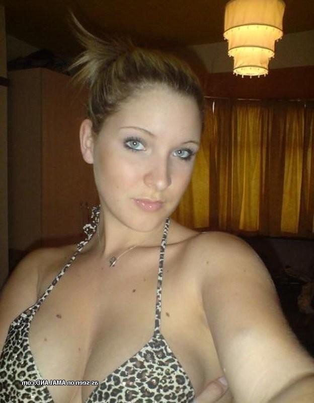 15P Photos of heavy-chested sexy babes