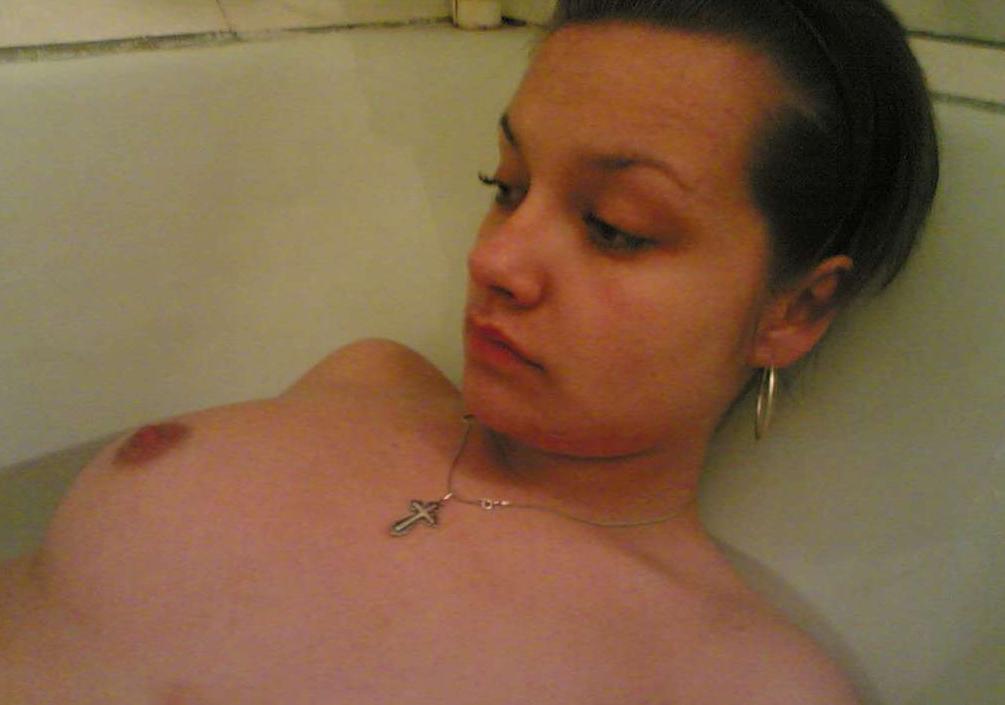 15P Photo compilation of various amateur babes