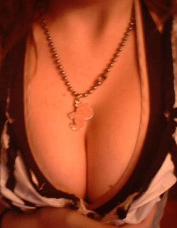 15P Picture compilation of big-tittied GFs