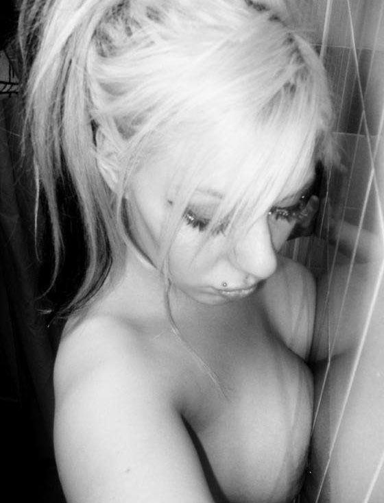 15P Real busty amateur girls showing their tits