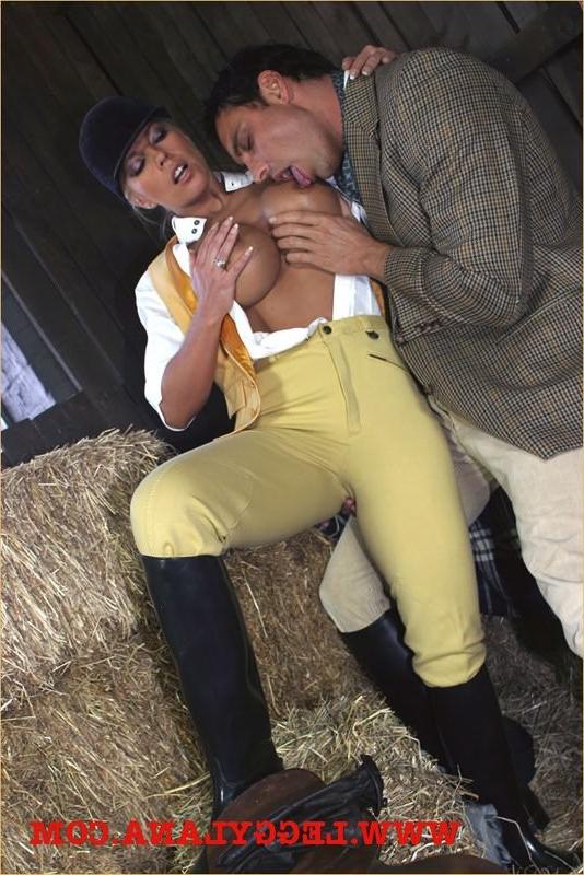 12P Busty Lana Cox pleasing guy in the stable