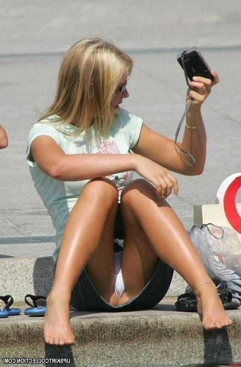 15P Upskirt oops ?amateur girls didn't know about cam shooting