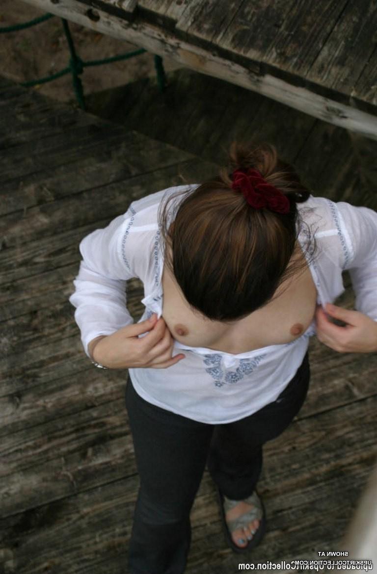15P Get mind blowing downblouse and sideblouse pics