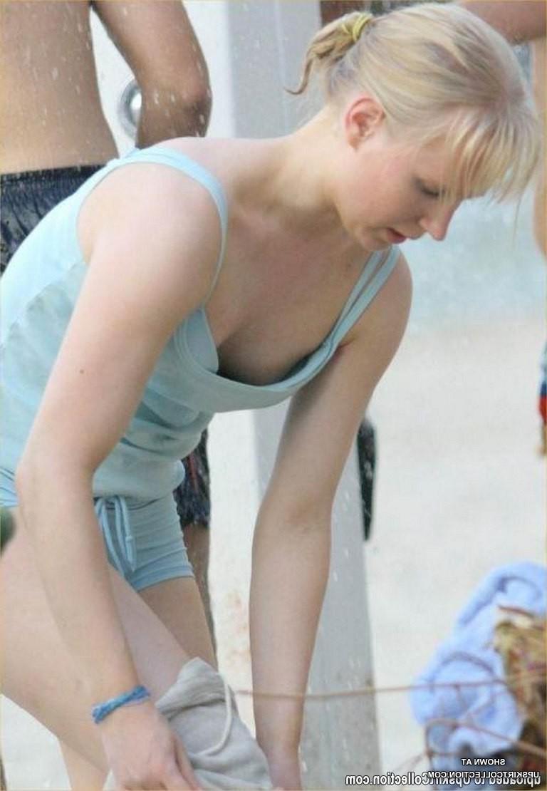 15P Get mind blowing downblouse and sideblouse pics