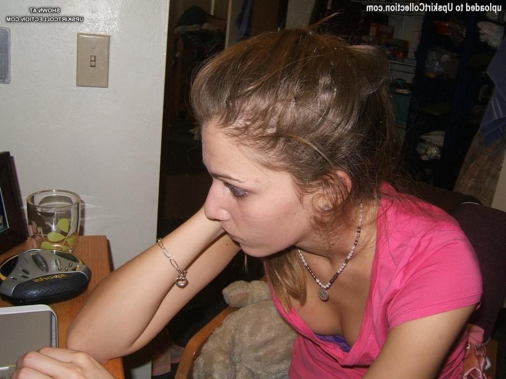 12P They laugh and sexily tease with downblouse view