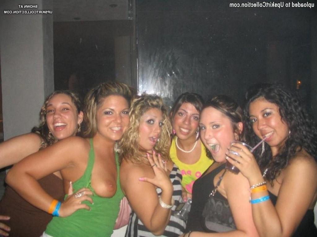 12P Babes press tits in exciting downblouse pics