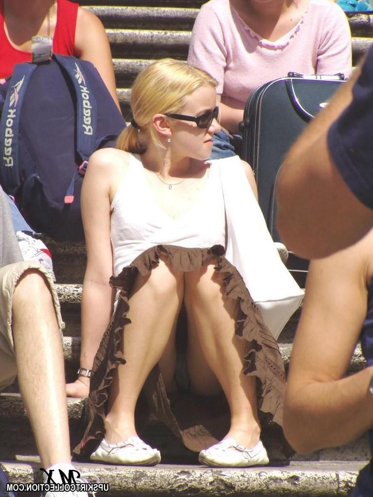 10P Oops voyeur upskirt pictures of sexy unaware girls