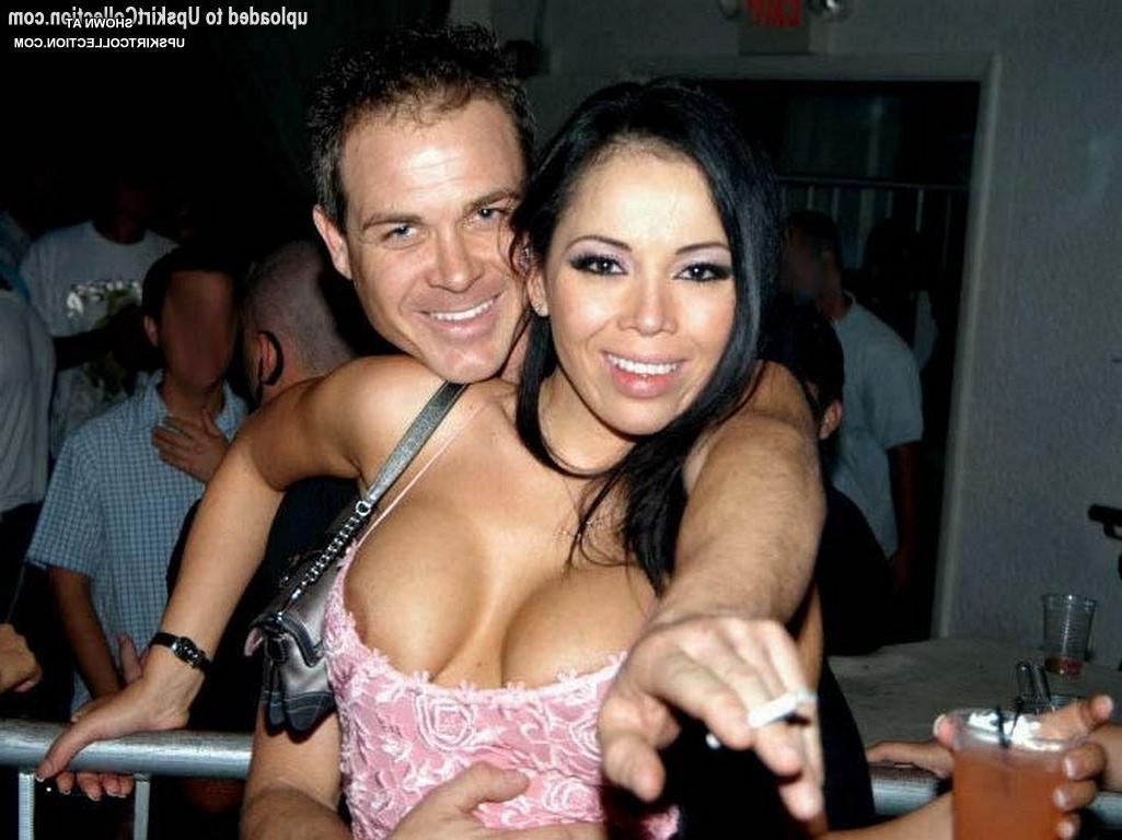12P Enjoy wonderful downblouse from real life girls