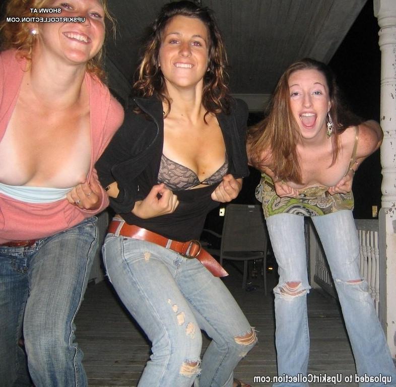 12P Enjoy wonderful downblouse from real life girls