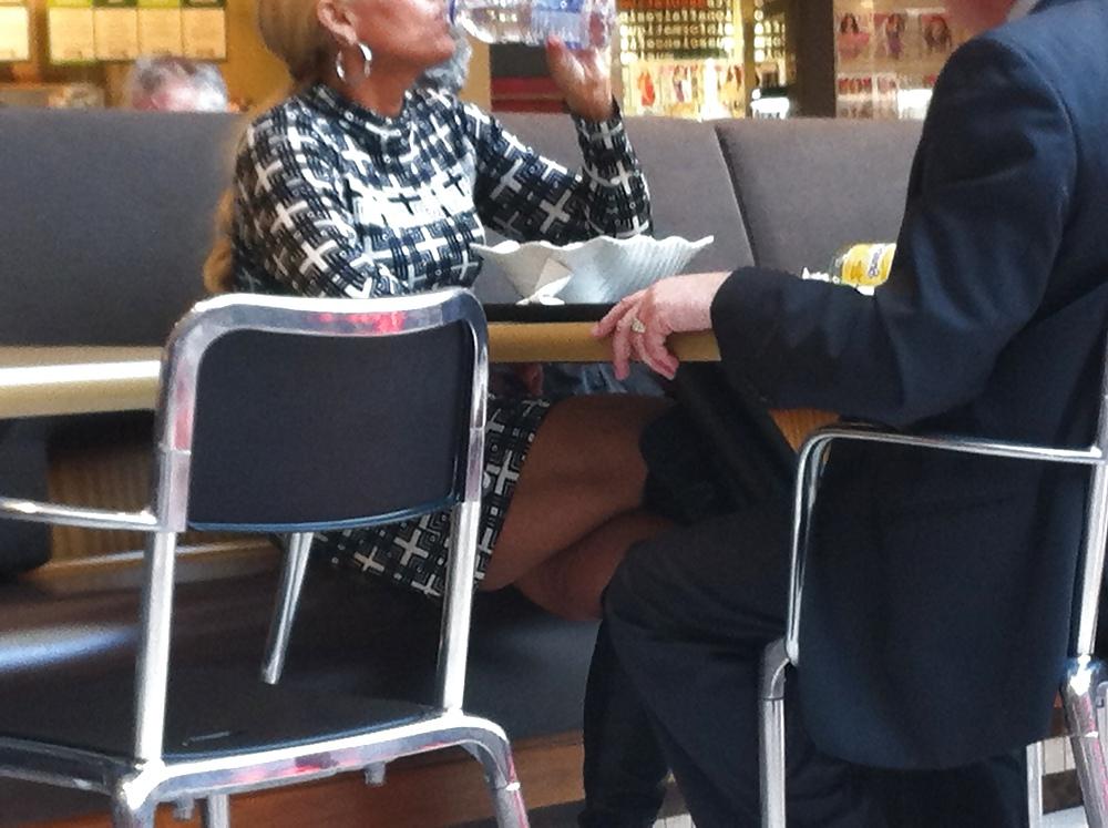 23P At a food court