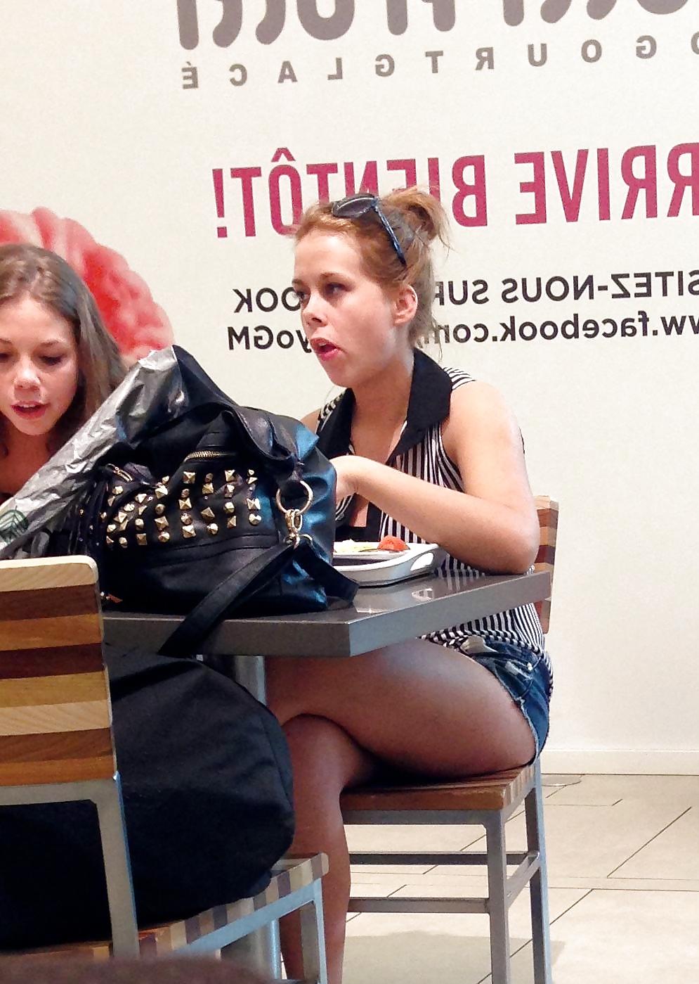 23P At a food court
