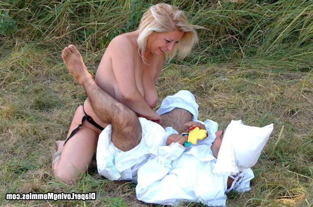 16P Adult Baby Jerked Off By Blond On Grass