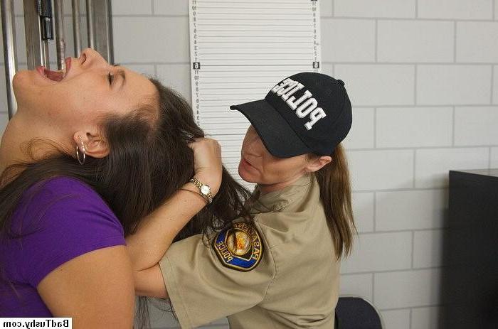 15P Hot Cop Gives School Girl a Good Spanking
