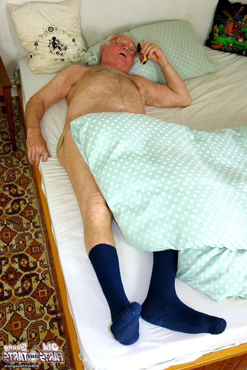 12P Grandpa fucking the food delivery girl after he had dinner