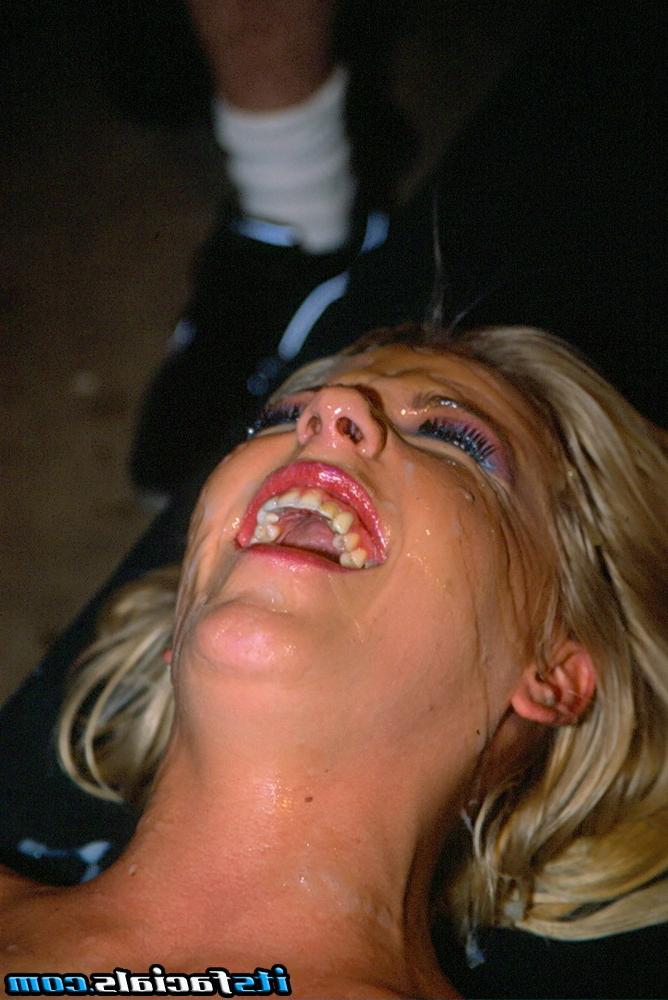 18P Pretty blonde Missy lay down and gets creamy cum on her face 