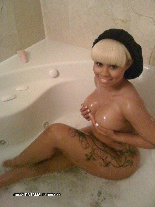 14P Compilation of ebony babes posing sleazy for the cam