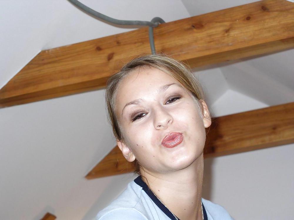 25P Sexy Young Woman