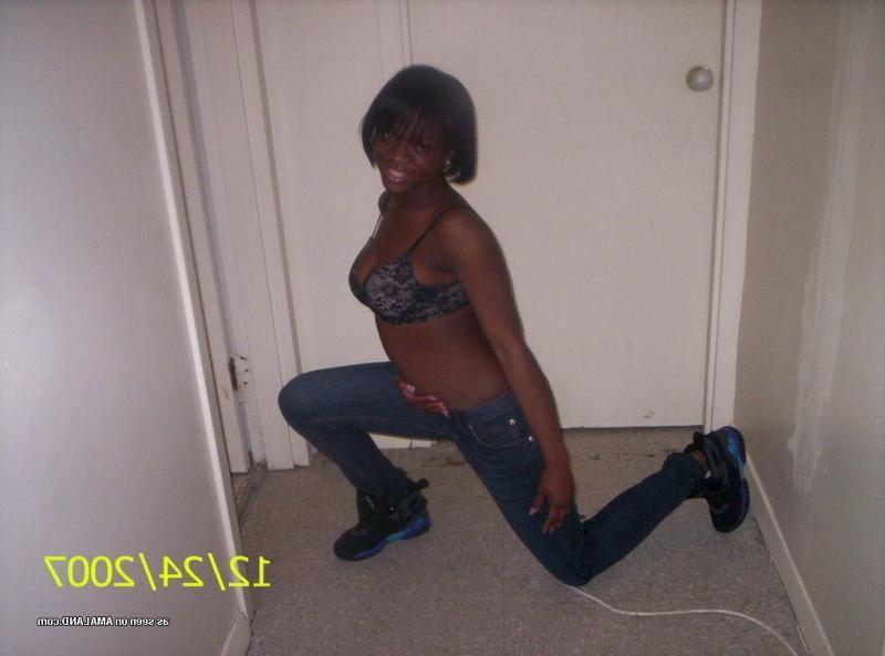 9P Nice photo compilation of sleazy amateur ebony girlfriends