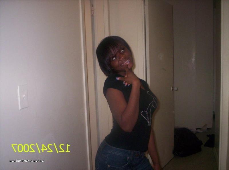 9P Nice photo compilation of sleazy amateur ebony girlfriends