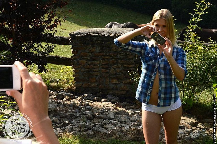 16P Carla Cox and Violette blondes making lesbian oral love outdoors