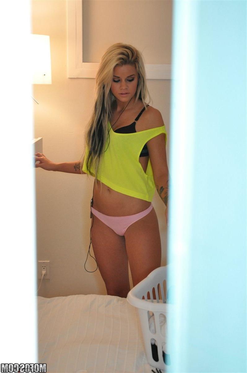 16P Jessa Rhodes gets spied on and screwed in a yellow top