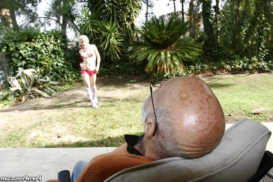 16P Ally Ann finds a sleeping geezer in a backyard