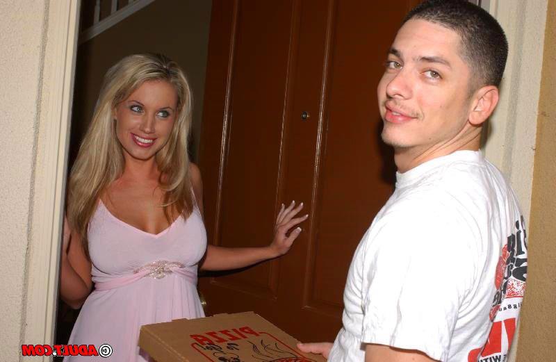 15P Sexy busty blonde babe getting pussy drilled by pizza boy