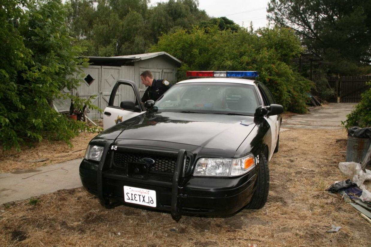 20P Blonde chick fucks a cop to keep her cute little ass out of jail
