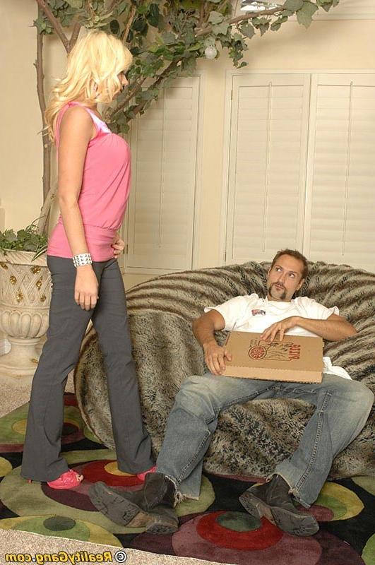 15P Busty blonde Shawna gets boned hard by the pizza guy