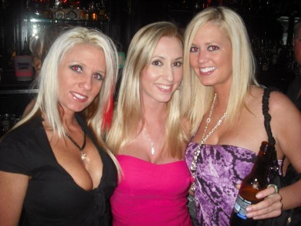 16P Sexy Party Milfs