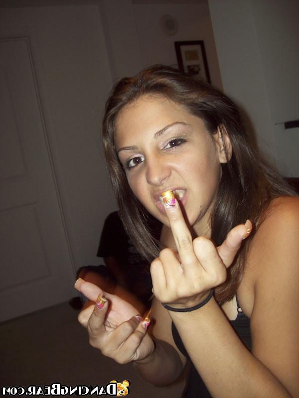 16P Horny girls fucking and sucky at a house party