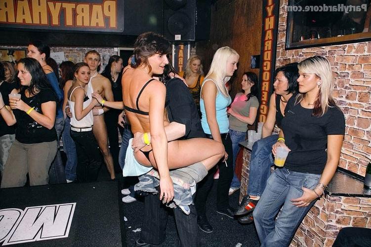 16P Drunk nasty girls fuck at hardcore party