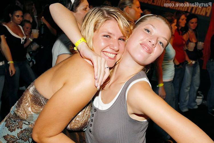 16P Horny drunk babes fucking at hard party
