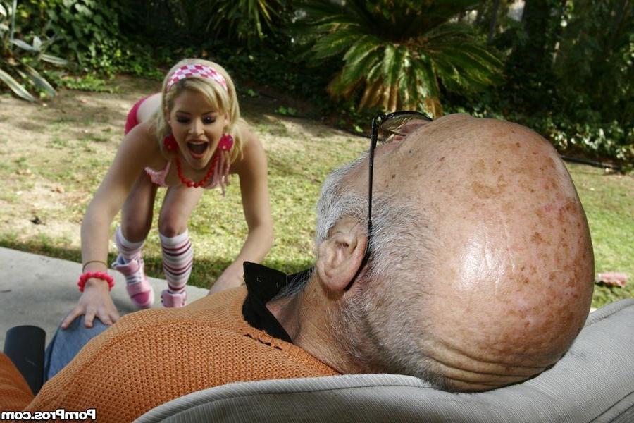15P Ally Ann loves to help old folks